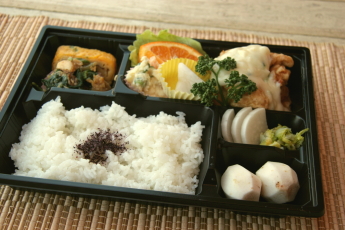 チキン南蛮弁当 600円