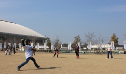 南芝生広場